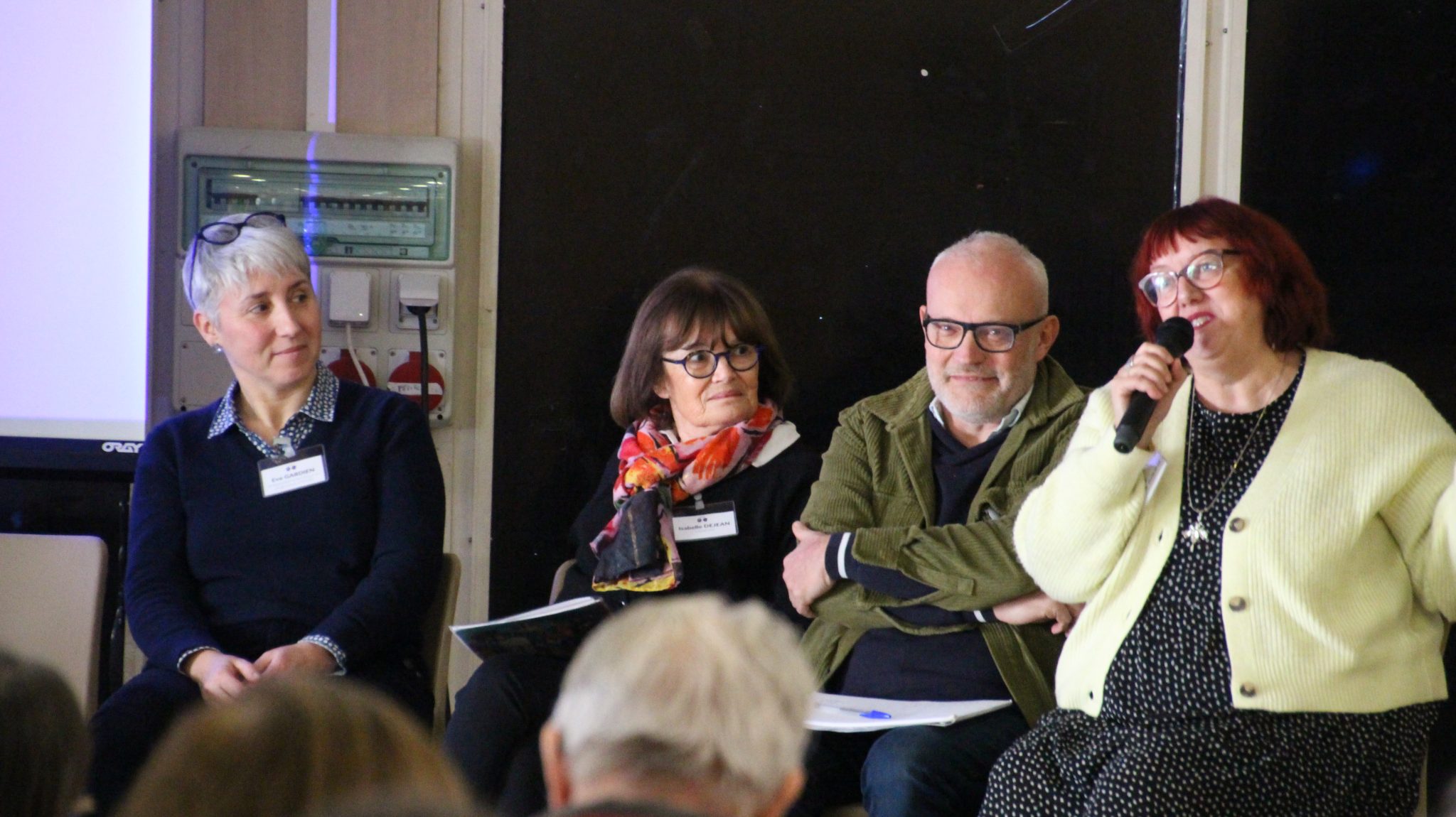 Photo avec les intervenants de la rencontre sur la pair-aidance 25 janvier 2024