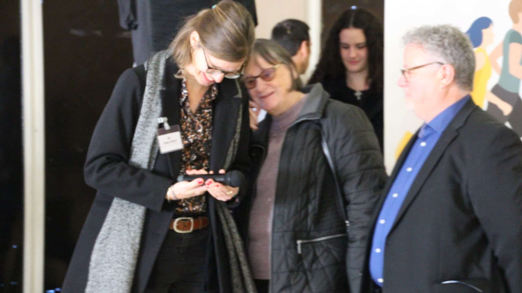 Photo avec les intervenants de la rencontre sur la pair-aidance 25 janvier 2024