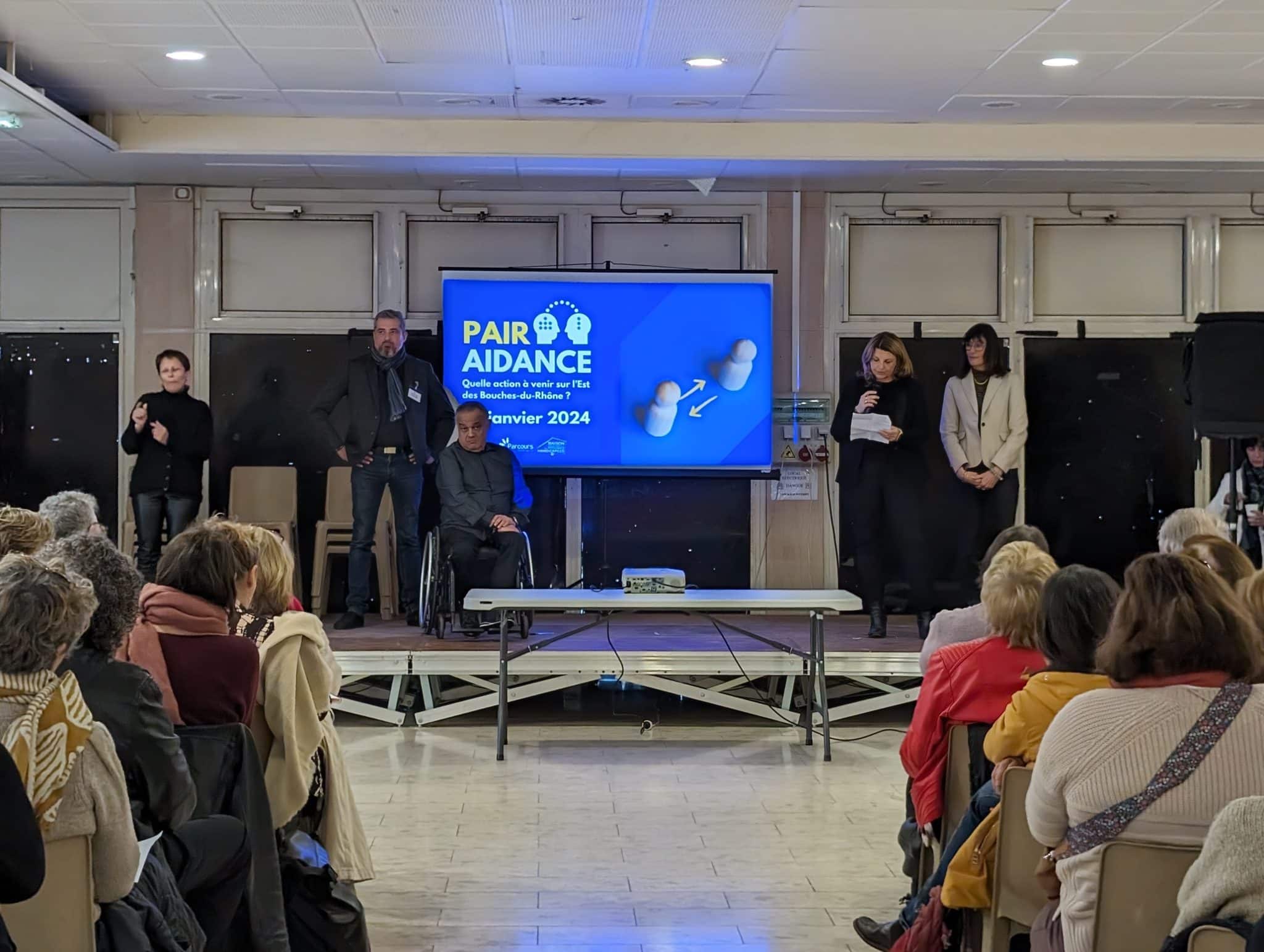 Photo avec les intervenants de la rencontre sur la pair-aidance 25 janvier 2024