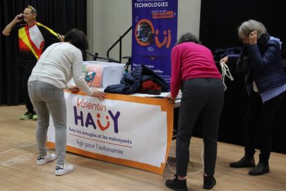 Photo stands de la rencontre Handicontacts du 12 décembre 2023 sur la culture et les loisirs, ouvert au public