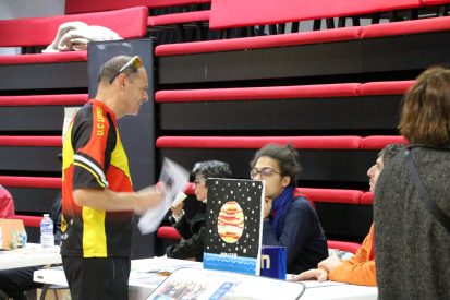 Photo stands de la rencontre Handicontacts du 12 décembre 2023 sur la culture et les loisirs, ouvert au public