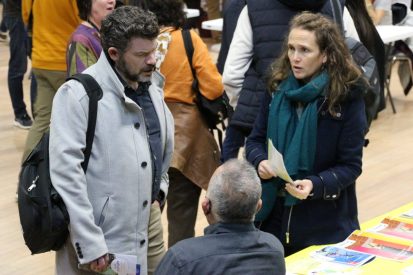 Photo stands de la rencontre Handicontacts du 12 décembre 2023 sur la culture et les loisirs, ouvert au public